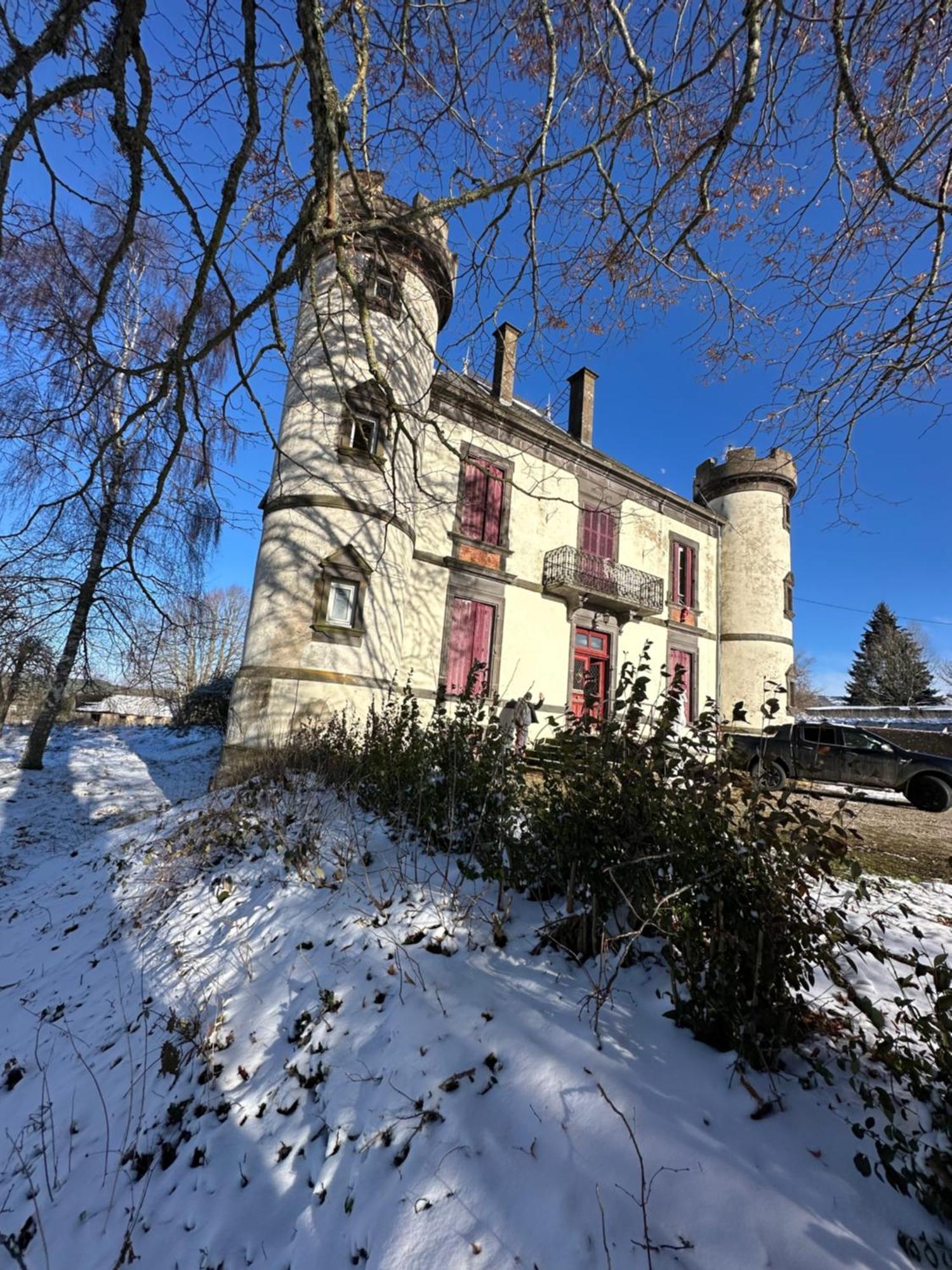 Le Chateau Giat Екстер'єр фото